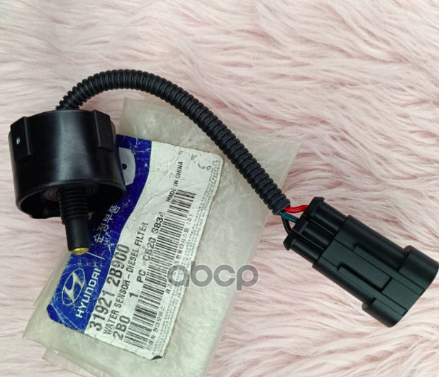 Датчик уровня воды емкости топливного фильтра HYUNDAI/KIA 31921-2B900 Hyundai-KIA арт. 31921-2B900
