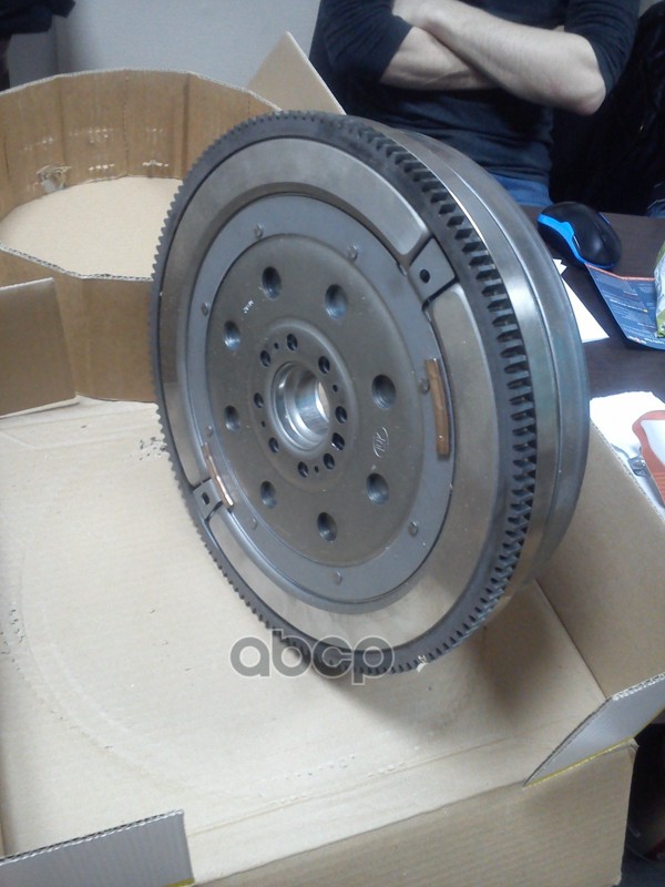 Маховик Двухмассовый Peugeot: 4007 (Gp_) 2.2 Hdi 07- Luk арт. 415032110