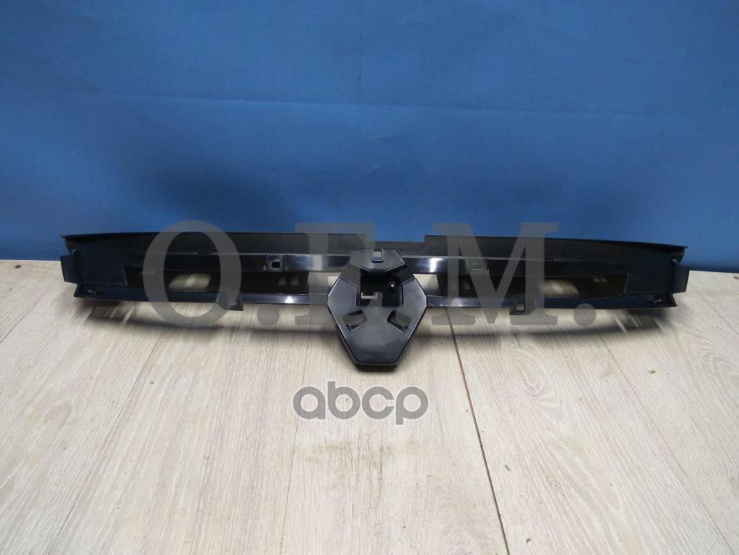 Решетка радиатора внутренняя часть Renault Duster 1 2011-2015 O.E.M. арт. OEM3205