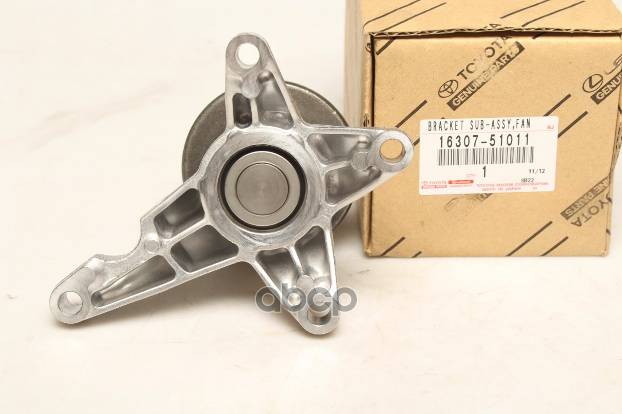 Кронштейн вискомуфты Toyota Land Cruiser (J200) 07-21 TOYOTA арт. 16307-51011