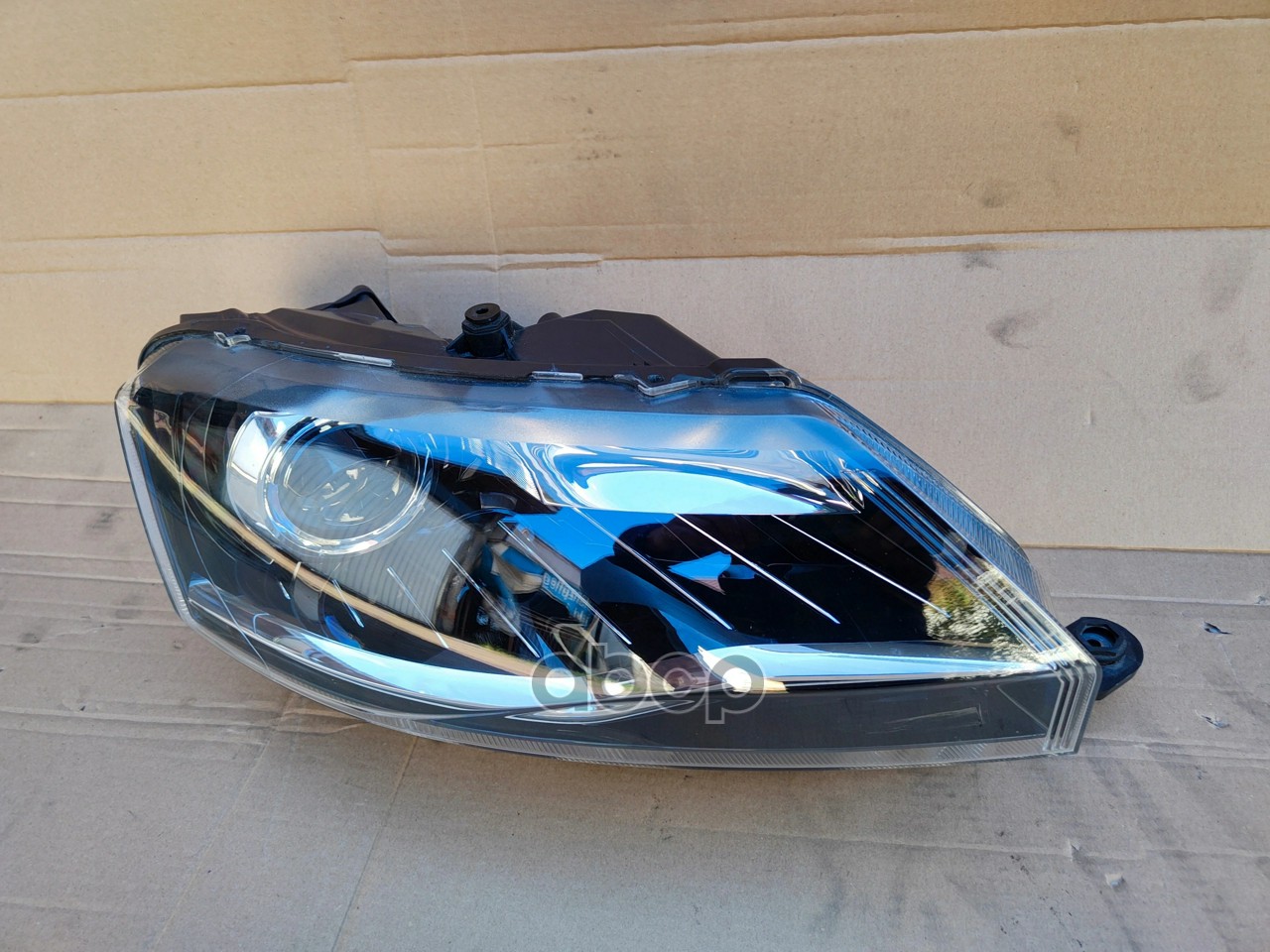 Фара Галогенная Двойная Правая VAG арт. 5JB941016C