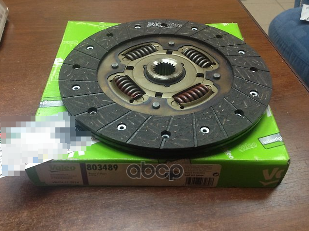 Диск сцепления TOYOTA 1/2NZ/1/2/3/4ZZ/4/5/7A/5E Valeo арт. 803489